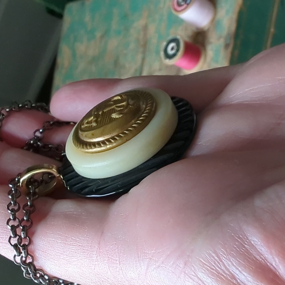 WHIMSY HOUSE I Upcycled Vintage Button Gold Metal Anchor Pendant Necklace - Picture 7 of 9
